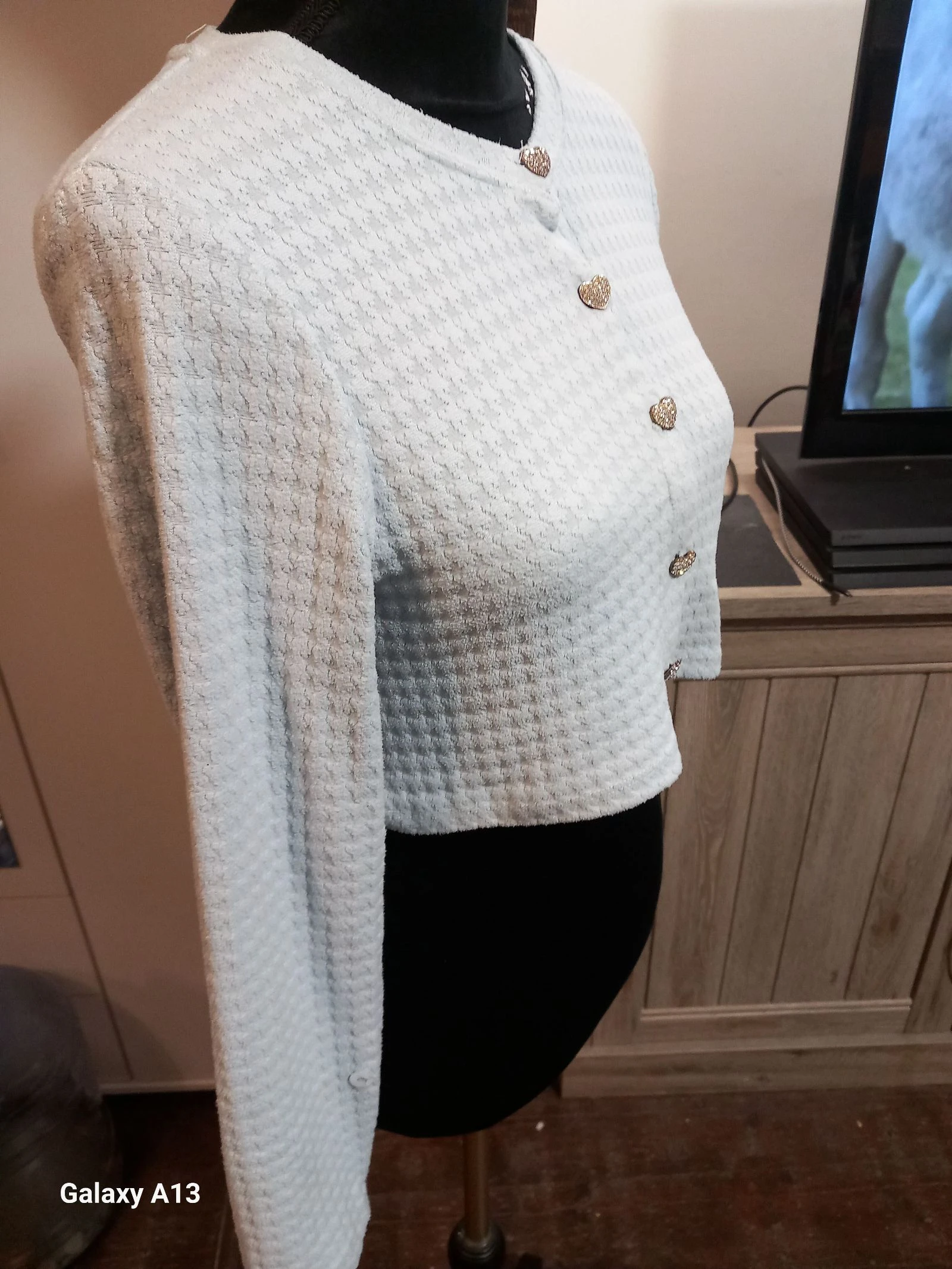 Korte crèmekleurige getextureerde vest / hartvormig heupje – Strass hartknoppen – photo 3